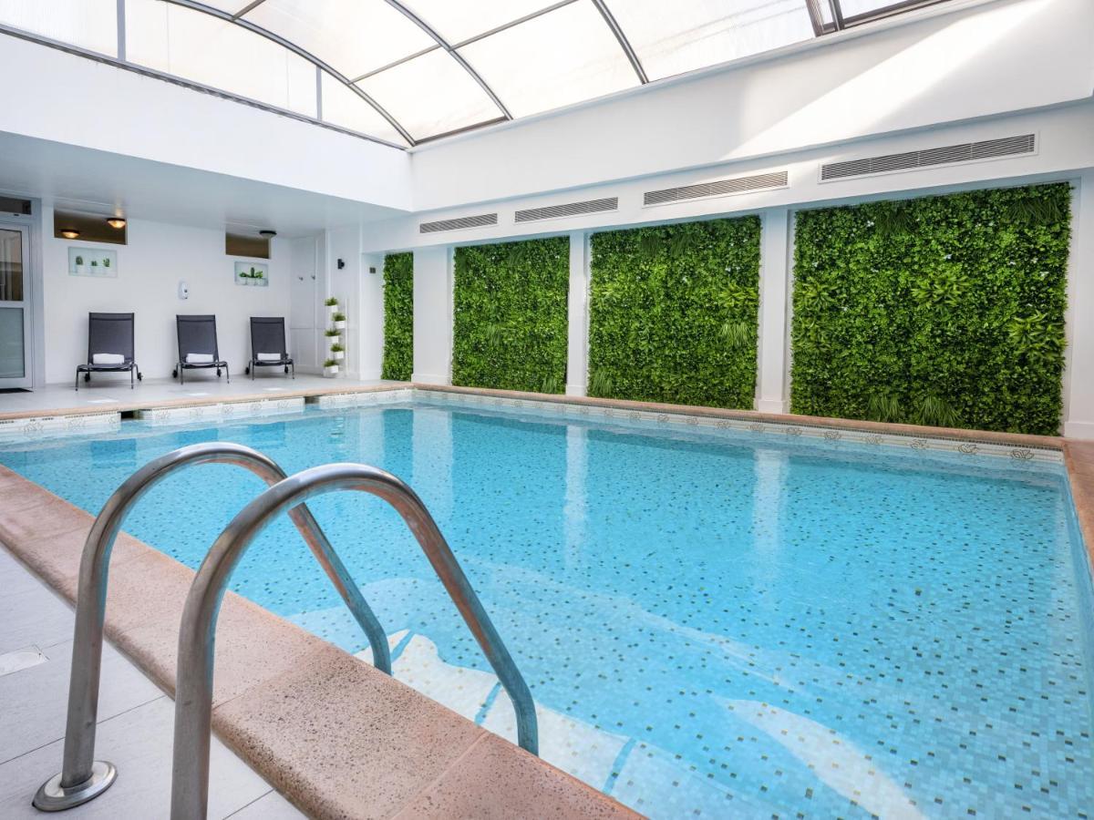 Riviera Hotel 4*