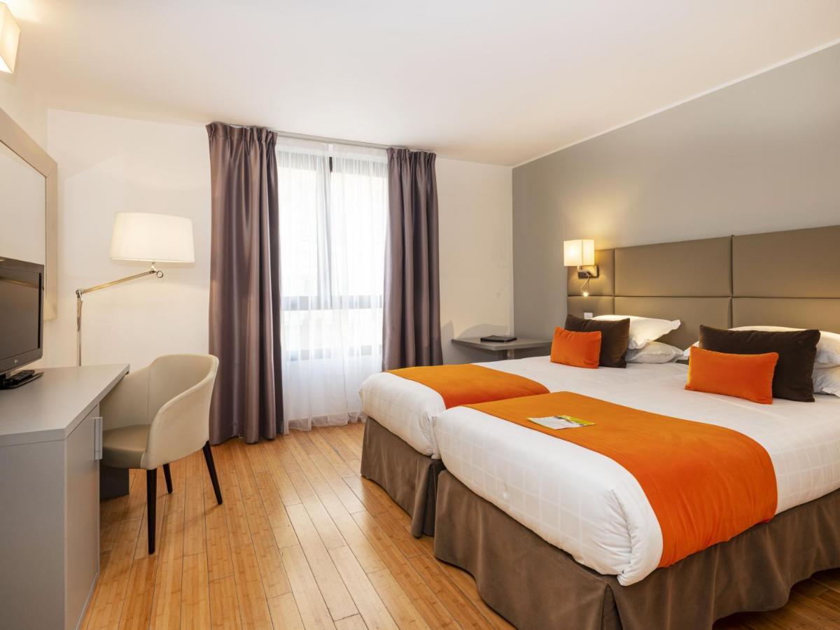 Riviera Hotel 4*